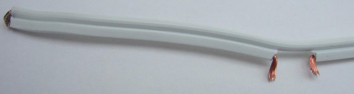 Das vorbereitete Kabel, das Ende verbinden da einspeisung von der Mitte und je 10 Rainbows nach jeder Seite. Eine Ader auftrennen für das einsetzen der LED