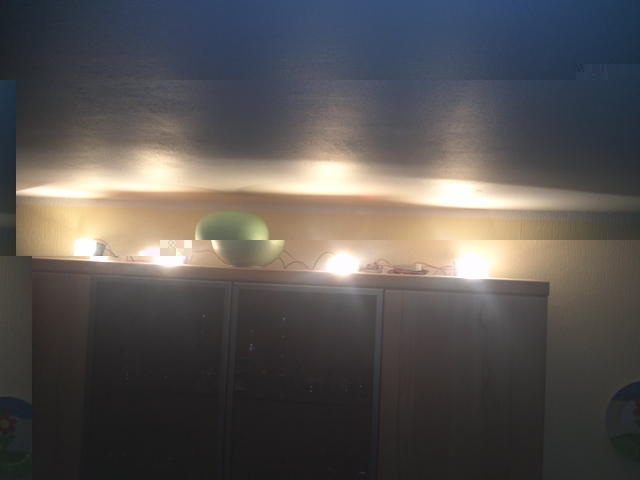 ... und der "Verhau" auf dem Schranik mit 4x 4W-LED-Stripes